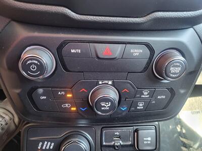 2018 Jeep Renegade Latitude   - Photo 16 - Albuquerque, NM 87107