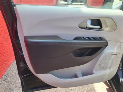 2017 Chrysler Pacifica Touring-L Plus   - Photo 14 - Albuquerque, NM 87107