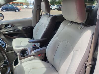 2017 Chrysler Pacifica Touring-L Plus   - Photo 15 - Albuquerque, NM 87107
