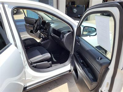 2011 Jeep Compass Latitude   - Photo 9 - Carlsbad, NM 88220