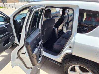 2011 Jeep Compass Latitude   - Photo 6 - Carlsbad, NM 88220