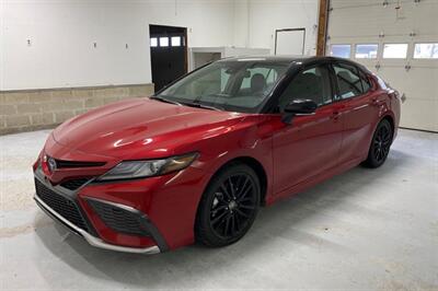 2022 Toyota Camry Hybrid SE Sedan