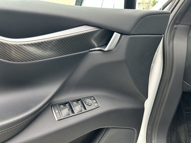 2018 Tesla Model X 75D - Photo 23 - Canoga Park, CA 91303
