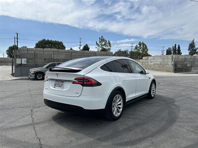 2018 Tesla Model X 75D - Photo 4 - Canoga Park, CA 91303