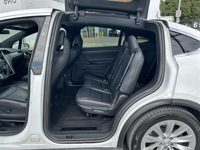 2018 Tesla Model X 75D - Photo 15 - Canoga Park, CA 91303