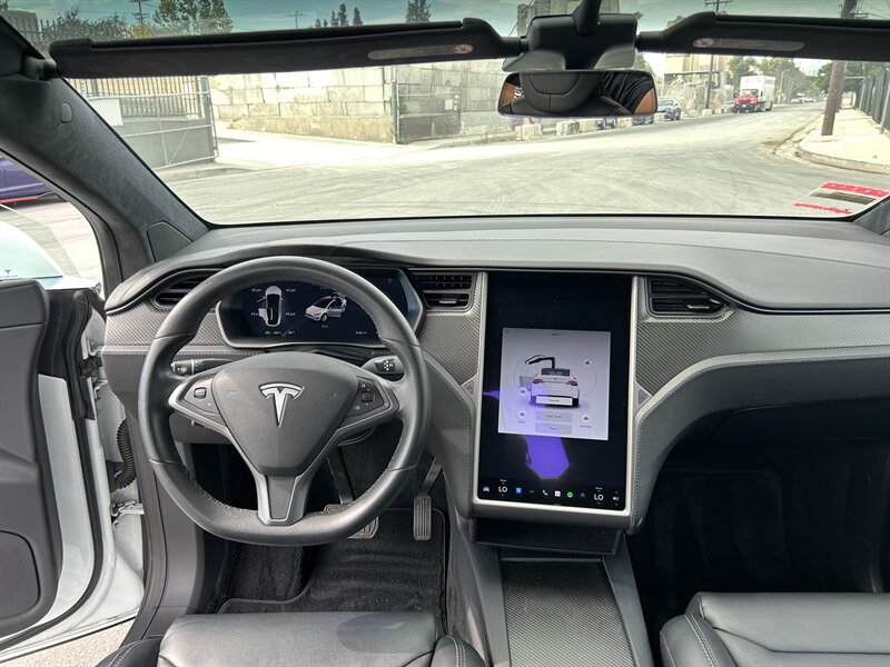 2018 Tesla Model X 75D - Photo 22 - Canoga Park, CA 91303