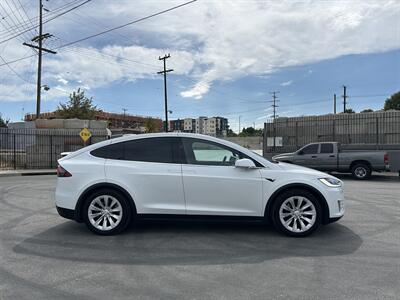 2018 Tesla Model X 75D - Photo 5 - Canoga Park, CA 91303