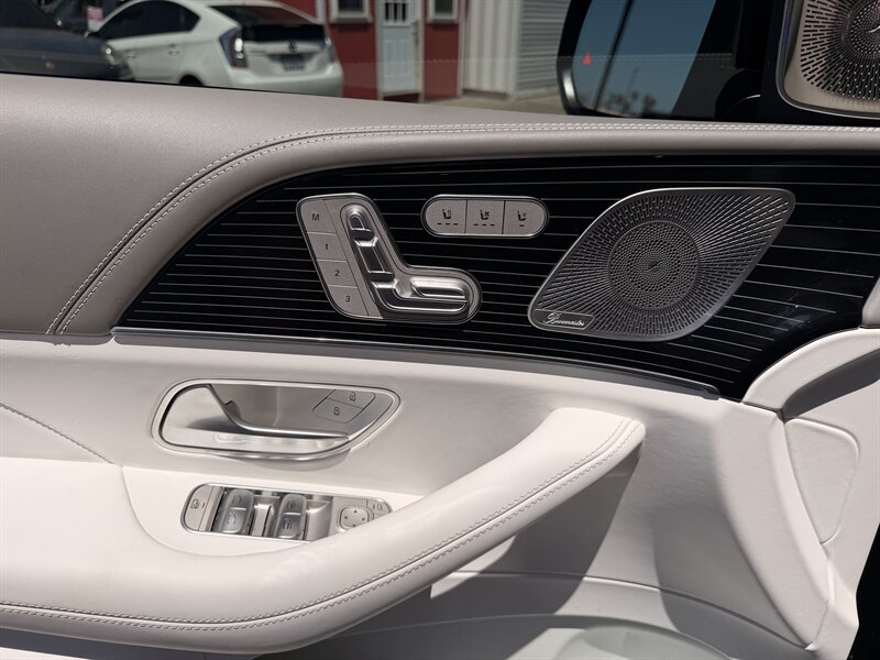 2022 Mercedes-Benz GLS Mercedes-Maybach GLS 600 - Photo 31 - Canoga Park, CA 91303