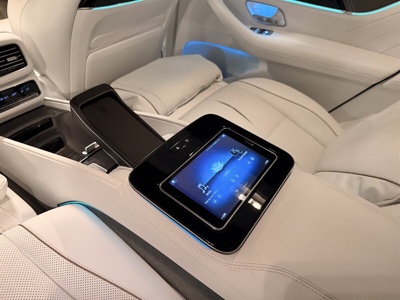 2022 Mercedes-Benz GLS Mercedes-Maybach GLS 600 - Photo 25 - Canoga Park, CA 91303