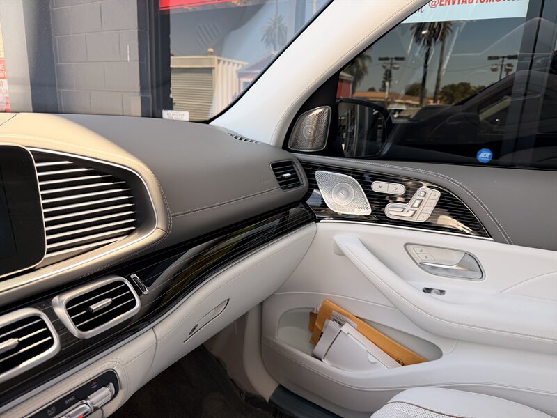 2022 Mercedes-Benz GLS Mercedes-Maybach GLS 600 - Photo 35 - Canoga Park, CA 91303