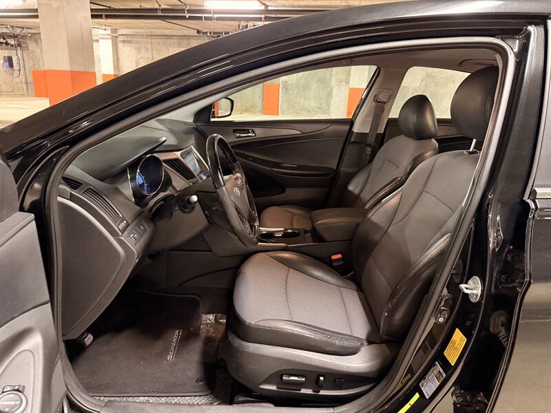 2011 Hyundai SONATA SE - Photo 14 - Canoga Park, CA 91303