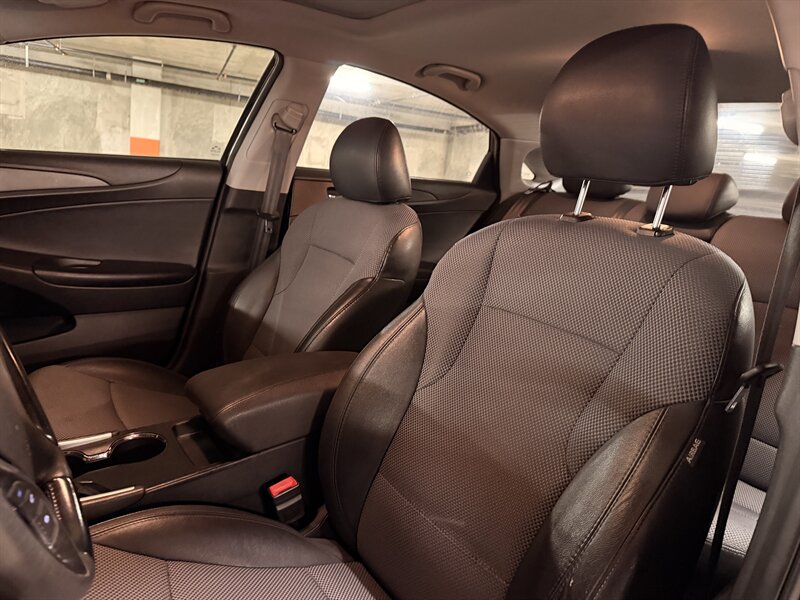 2011 Hyundai SONATA SE - Photo 26 - Canoga Park, CA 91303