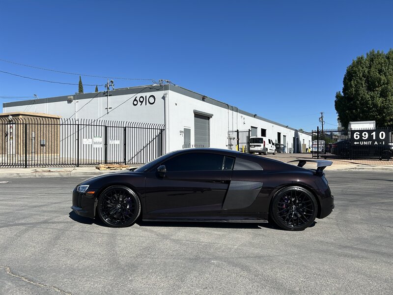 2017 Audi R8 5.2 quattro V10 Plus - Photo 2 - Canoga Park, CA 91303