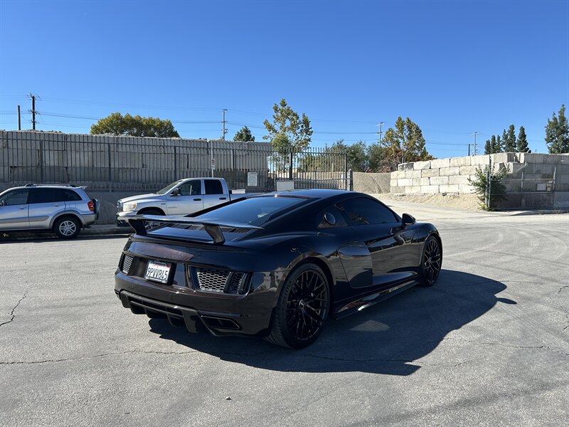 2017 Audi R8 5.2 quattro V10 Plus - Photo 4 - Canoga Park, CA 91303