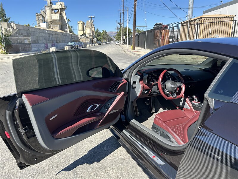 2017 Audi R8 5.2 quattro V10 Plus - Photo 17 - Canoga Park, CA 91303