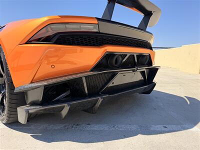 2015 Lamborghini Huracan LP 610-4   - Photo 17 - Canoga Park, CA 91303