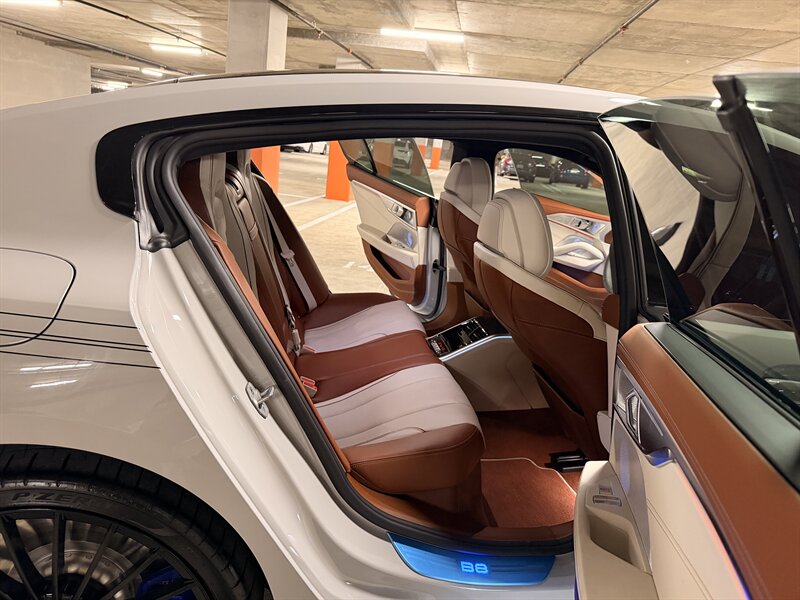 2025 BMW 8 Series ALPINA B8 Gran Coupe - Photo 30 - Canoga Park, CA 91303