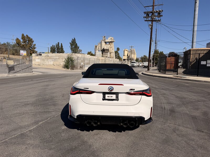 2023 BMW M4 Competition xDrive - Photo 6 - Canoga Park, CA 91303