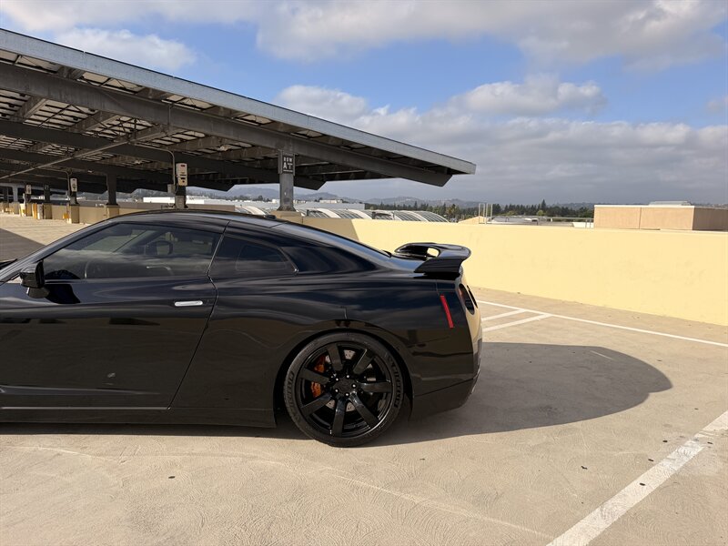 2009 Nissan GT-R Premium - Photo 4 - Canoga Park, CA 91303