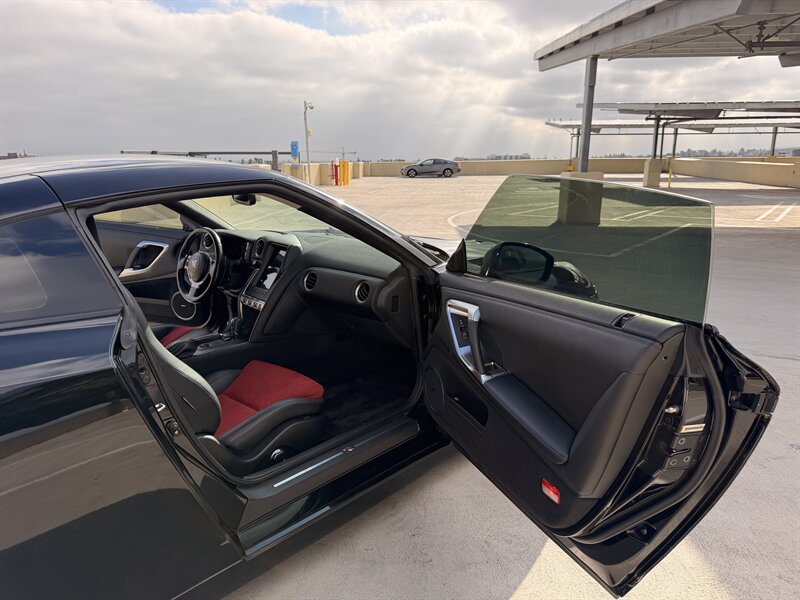 2009 Nissan GT-R Premium - Photo 28 - Canoga Park, CA 91303