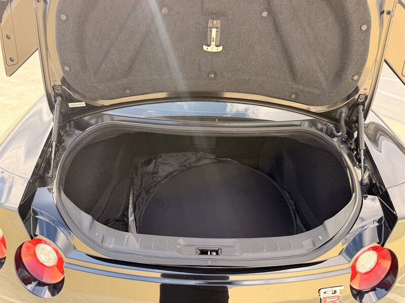 2009 Nissan GT-R Premium - Photo 21 - Canoga Park, CA 91303
