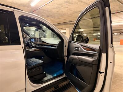 2022 Cadillac Escalade ESV Sport Platinum   - Photo 21 - Canoga Park, CA 91303
