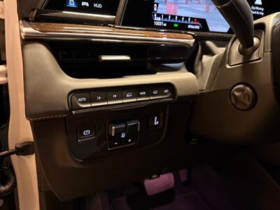 2022 Cadillac Escalade ESV Sport Platinum   - Photo 32 - Canoga Park, CA 91303
