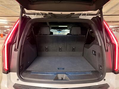 2022 Cadillac Escalade ESV Sport Platinum   - Photo 9 - Canoga Park, CA 91303
