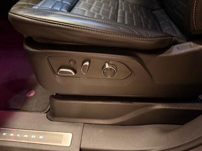 2022 Cadillac Escalade ESV Sport Platinum   - Photo 30 - Canoga Park, CA 91303