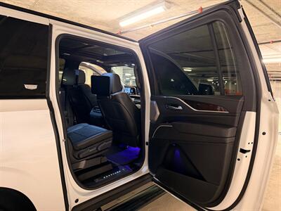 2022 Cadillac Escalade ESV Sport Platinum   - Photo 18 - Canoga Park, CA 91303