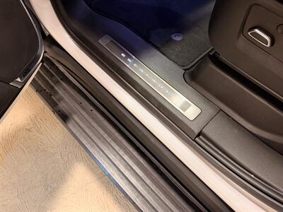 2022 Cadillac Escalade ESV Sport Platinum   - Photo 27 - Canoga Park, CA 91303