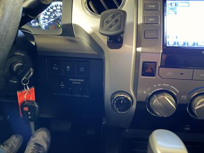 2018 Toyota Tundra SR5   - Photo 38 - Canoga Park, CA 91303