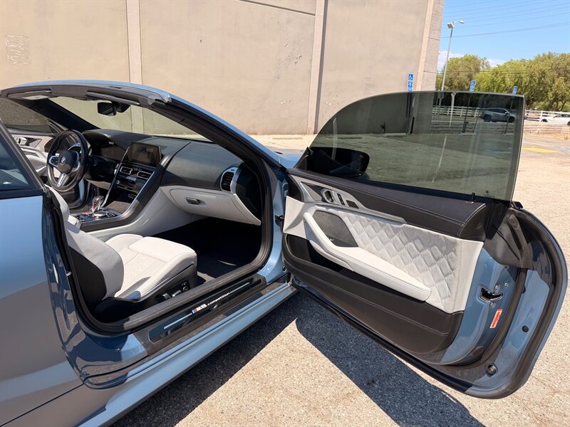 2022 BMW M8 Competition - Photo 25 - Canoga Park, CA 91303