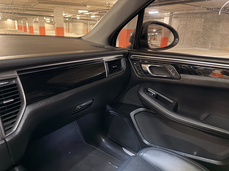 2016 Porsche Macan S - Photo 32 - Canoga Park, CA 91303