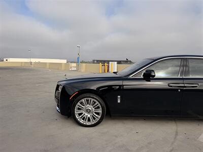 2021 Rolls-Royce Ghost   - Photo 2 - Canoga Park, CA 91303