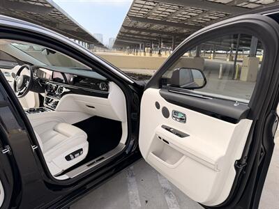 2021 Rolls-Royce Ghost   - Photo 32 - Canoga Park, CA 91303