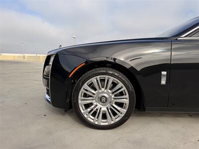 2021 Rolls-Royce Ghost   - Photo 14 - Canoga Park, CA 91303