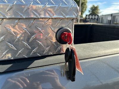 2010 Dodge Ram 1500 SLT   - Photo 14 - Canoga Park, CA 91303