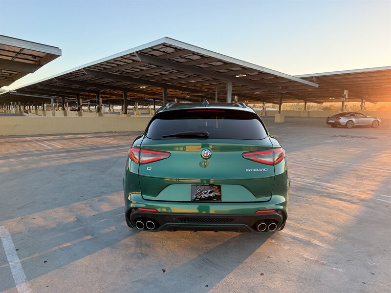 2024 Alfa Romeo Stelvio Quadrifoglio Carbon - Photo 6 - Canoga Park, CA 91303