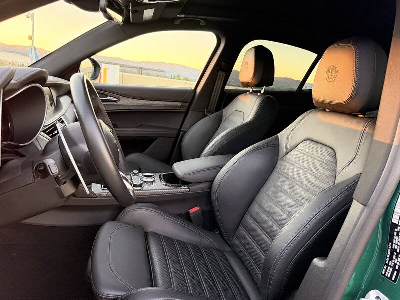 2024 Alfa Romeo Stelvio Quadrifoglio Carbon - Photo 39 - Canoga Park, CA 91303