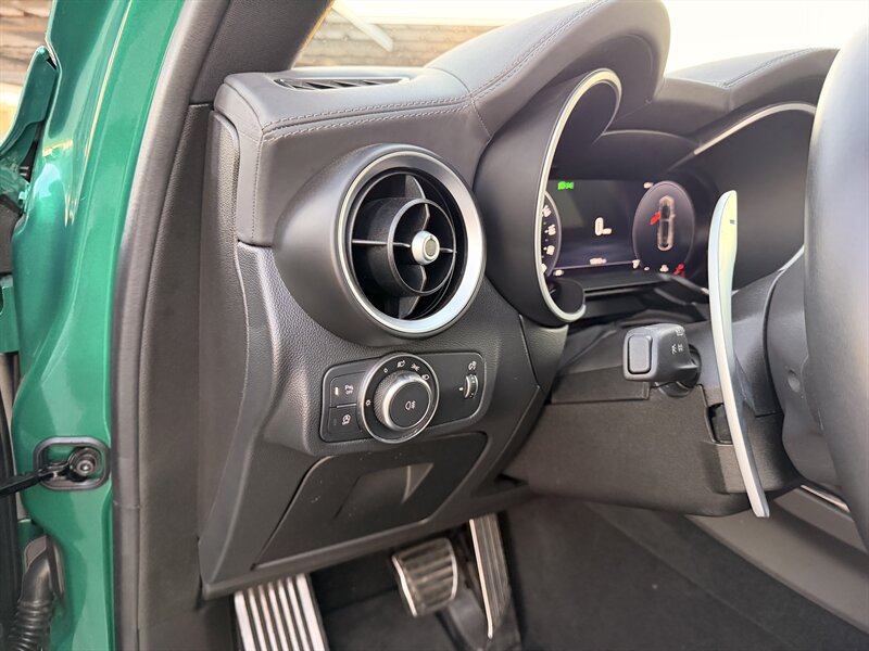 2024 Alfa Romeo Stelvio Quadrifoglio Carbon - Photo 38 - Canoga Park, CA 91303