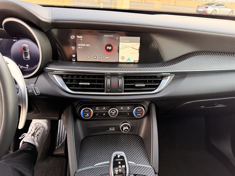 2024 Alfa Romeo Stelvio Quadrifoglio Carbon - Photo 45 - Canoga Park, CA 91303