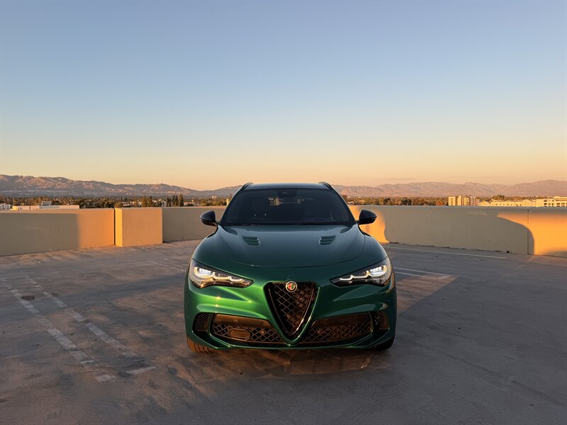 2024 Alfa Romeo Stelvio Quadrifoglio Carbon - Photo 12 - Canoga Park, CA 91303