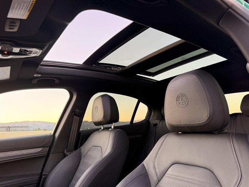 2024 Alfa Romeo Stelvio Quadrifoglio Carbon - Photo 42 - Canoga Park, CA 91303