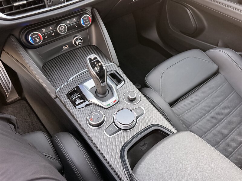 2024 Alfa Romeo Stelvio Quadrifoglio Carbon - Photo 43 - Canoga Park, CA 91303