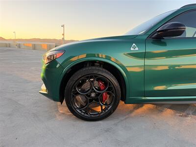 2024 Alfa Romeo Stelvio Quadrifoglio Carbon - Photo 14 - Canoga Park, CA 91303