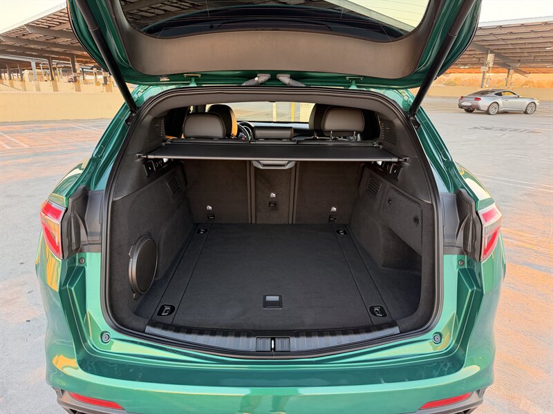 2024 Alfa Romeo Stelvio Quadrifoglio Carbon - Photo 21 - Canoga Park, CA 91303