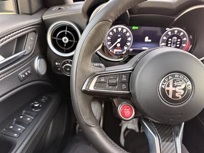 2024 Alfa Romeo Stelvio Quadrifoglio Carbon - Photo 49 - Canoga Park, CA 91303