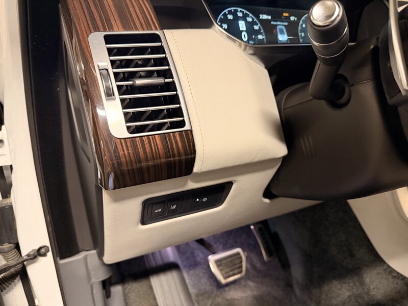 2017 Land Rover Range Rover SVAutobiography LWB - Photo 32 - Canoga Park, CA 91303