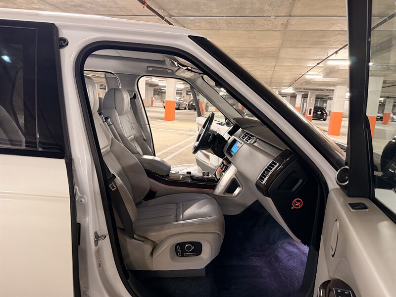 2017 Land Rover Range Rover SVAutobiography LWB - Photo 21 - Canoga Park, CA 91303